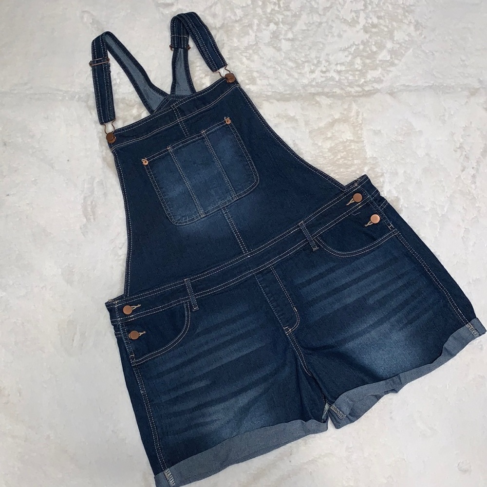 XXL / Size 19 Juniors No Boundaries Relaxed Fit denim jean Overalls